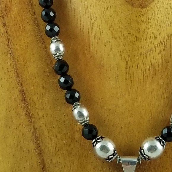 Red Coral and Black Onyx Necklace - Picture 3 of 5